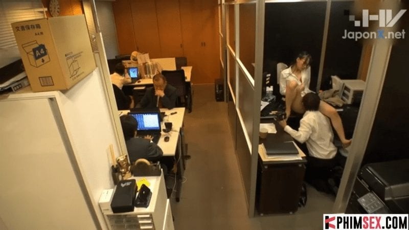 Giám đốc dâm đãng gạ tình thư ký Hasumi Kurea