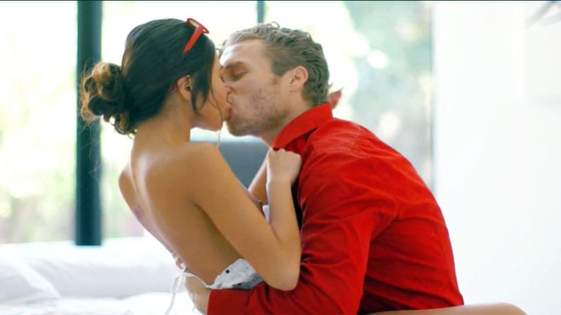 Phim sex mẻ gái già ham hố nện cậu cu to dịch vụ