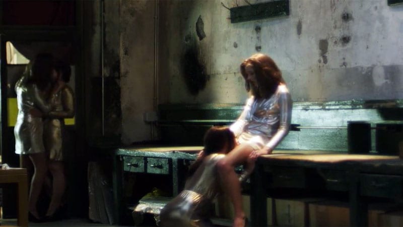 Phim sex bữa tiệc thác loạn của những em gái les nhà giàu